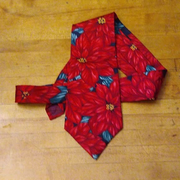 Holiday/Christmas Tie - Picture 5 of 6